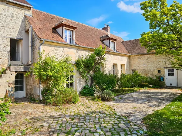 Maison 6 pièces 323 m²