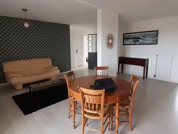 APPARTEMENT 3 pièces 81 m2 étage 6/7