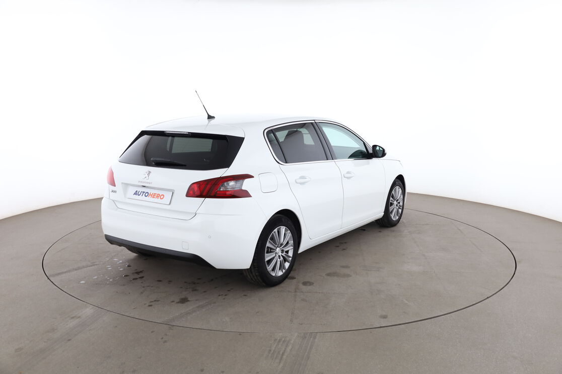 Peugeot 308 1.2 PureTech Allure — photo 5
