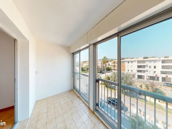 Studio 1 pièce 29 m²