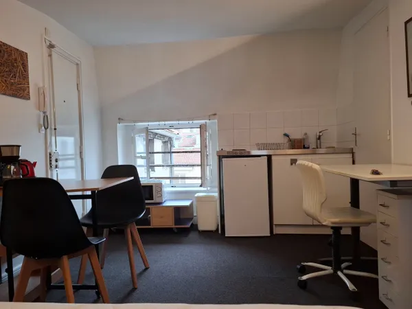 Loue chambre d'étudiant aménagée en studio Lyon 1er, proche Hôtel de Ville (début novembre)