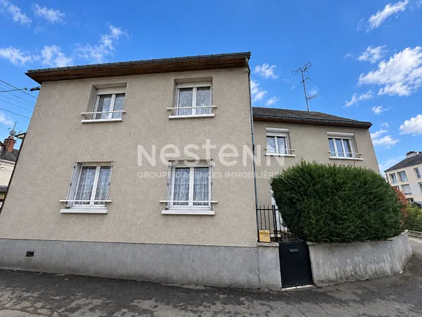 Vente jolie maison familiale hyper centre de 171.79 m² avec 4 chambres et bureau à Château-du-Loir (