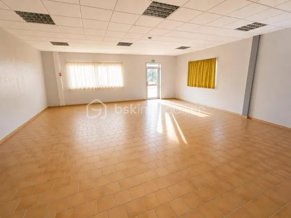 Local commercial 199 m²