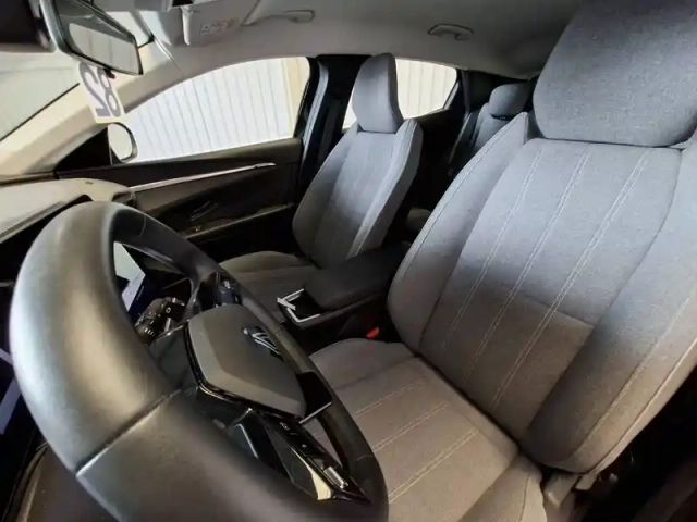 Renault Megane e-tech ev60 130ch super charge — photo 19