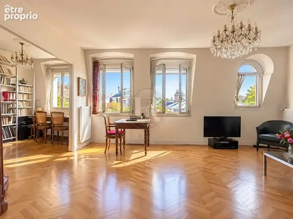 Hyper Centre - Appartement 90 m² - 2 chambres, possibilité 3 - Ascenseur