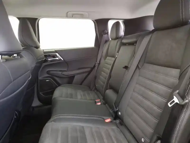 Mitsubishi Outlander 2.4 mivec phev 306 4wd — photo 20