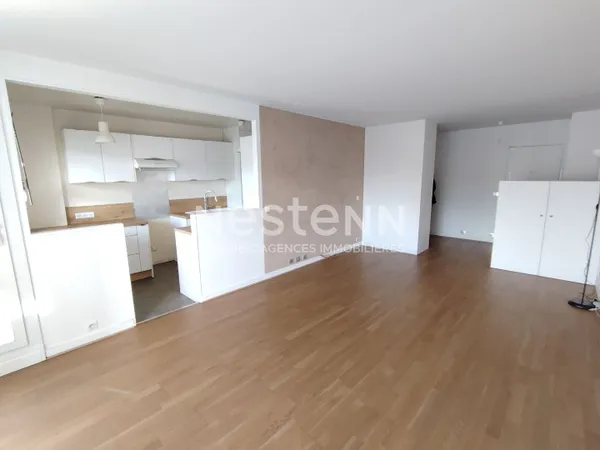 A VENDRE BEAU 3 PIECES DE 70,45 M² EN DERNIER ETAGE AVEC ASCENSEUR