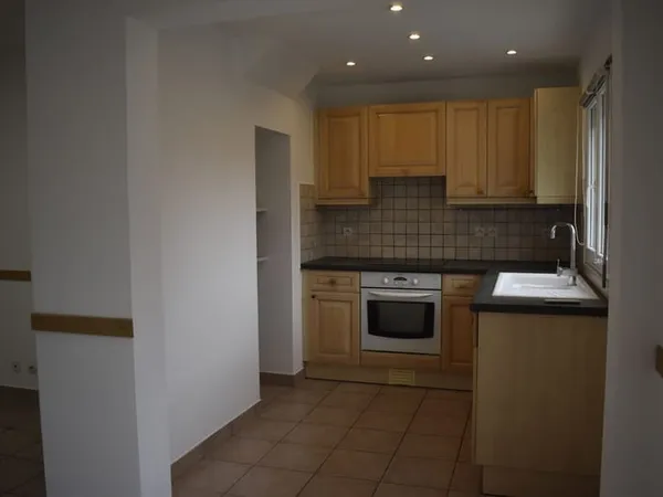 En exclusivité! Donges, proche commerces! Maison 4 pièces av