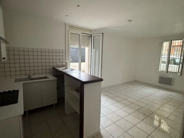 Appartement RDC avec terrasse à louer