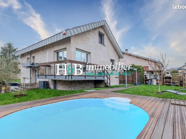 Maison d'architecte avec piscine