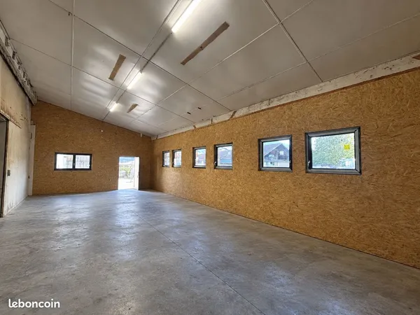 LOCAL ARTISANAL 200m2 A LOUER