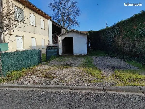 Parking/box 1 pièce 15 m²