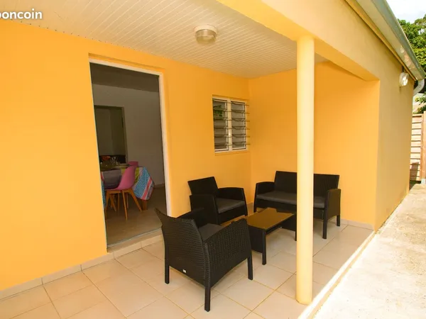 Fort de France - Location meublée - Coquette maison individuelle T3 - Idéal praticiens CHRU et MFME