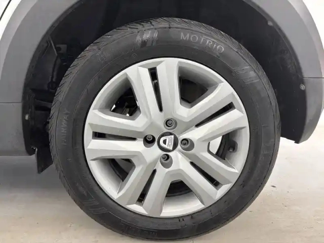Dacia Sandero eco-g 100 — photo 29