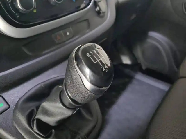 Renault Trafic combi l1 dci 145 energy s&amp;s — photo 14
