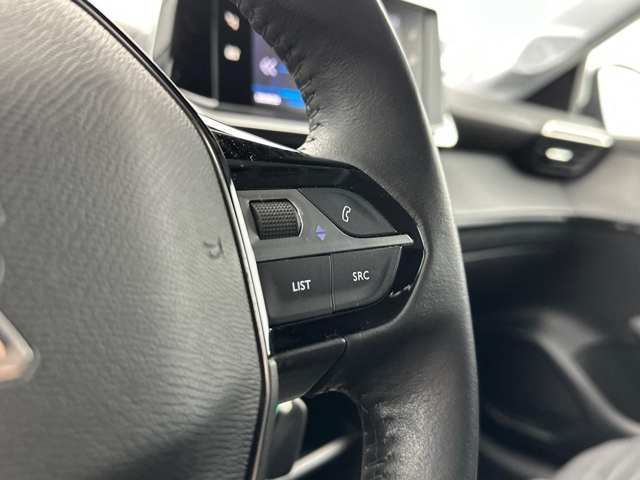 Peugeot 208 puretech 100 s&s bvm6 style — photo 18