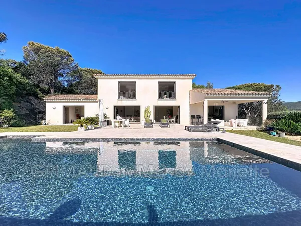 Villa 234 m²