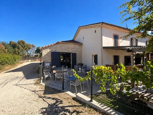 AVENDRE LOCAL COMMERCIAL ST HILAIRE DE BRETHMAS
