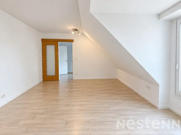 À LOUER à Pluneret - Studio de 30 m² en résidence sécurisée avec parking