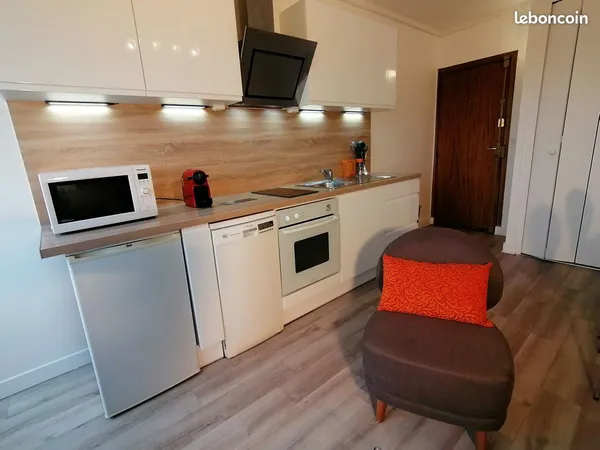 Apt 2 pièces meublé
