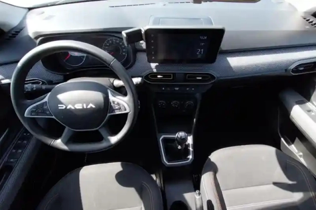 Dacia Sandero tce 90 — photo 9