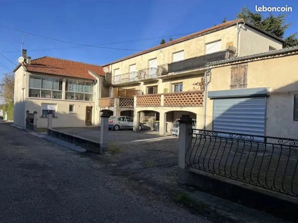 Bien immobilier de rendement Vente Lavit   294000€