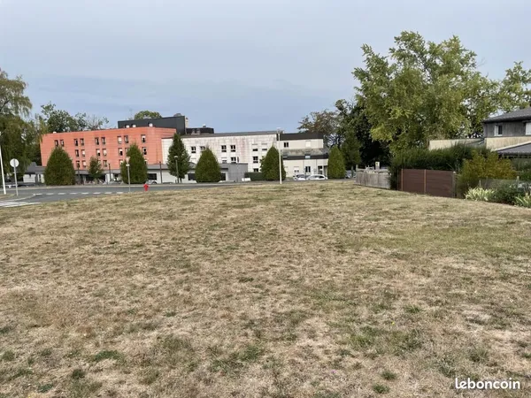 Terrain 3 060 m² Arnac Pompadour