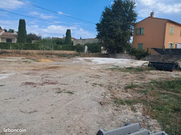 Vend terrain constructible