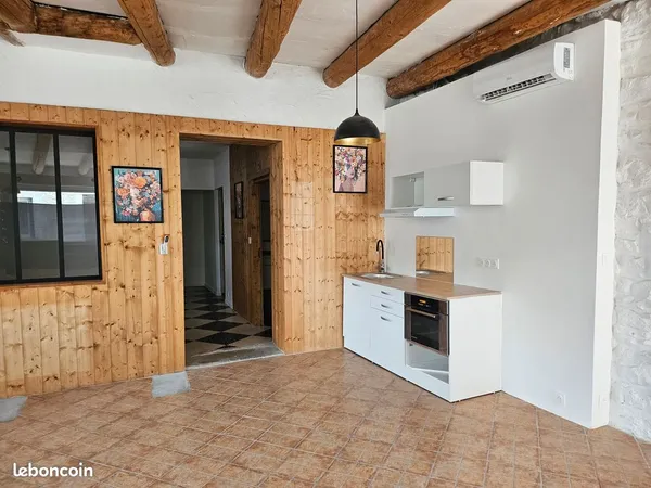Grand appartement T2 74M2