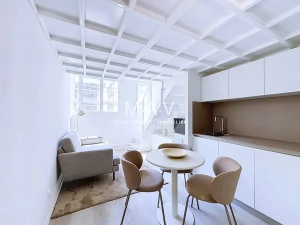 NICE/PARC IMPERIAL - STUDIO ATYPIQUE AVEC MEZZANINE RÉNOVÉ, VENDU MEUBLÉ, AU CALME IDÉAL INVESTISSEM