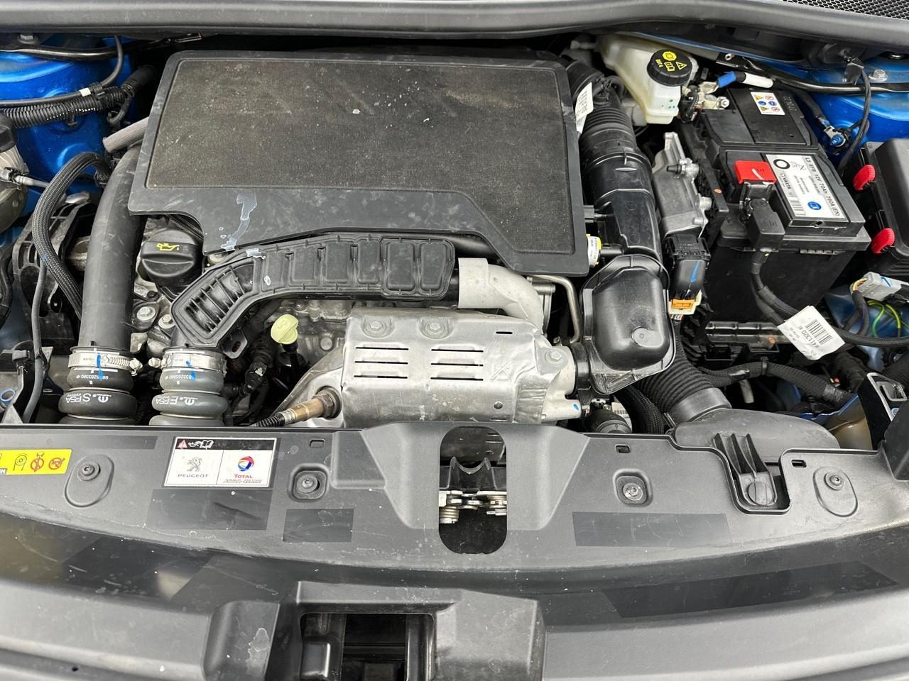 Peugeot 2008 puretech 130 s&s eat8 gt — photo 13