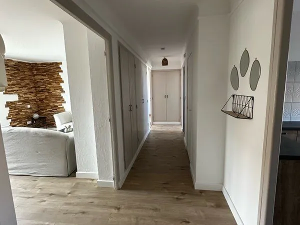 T3 meublé 69 m² lumineux - 2 balcons - Parking + cave - Proche gare & centre-ville