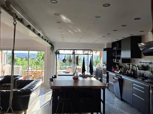 Maison 6 pièces 140 m²