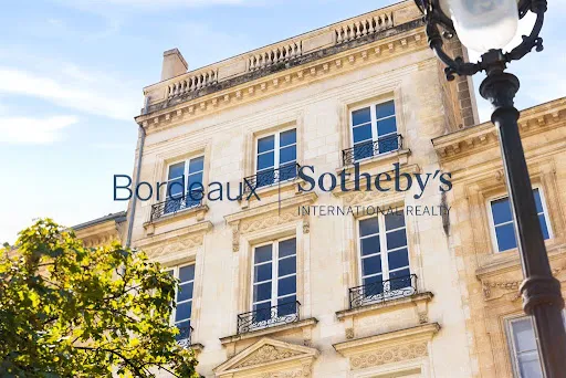 Appartement 5 pièces 150 m²
