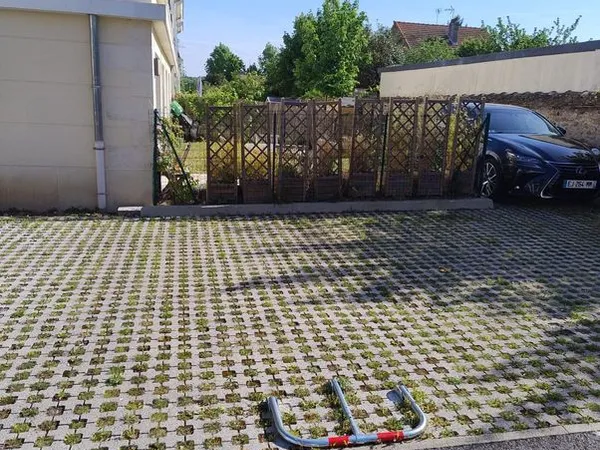 1 place de parking à louer