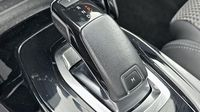 Peugeot 2008 1.2 PureTech 130ch S&S GT EAT8 — photo 14