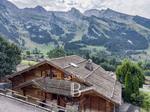 Maison 11 pièces 248 m²