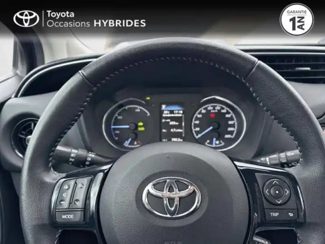 Toyota Yaris hsd 100h dynamic 5p — photo 13