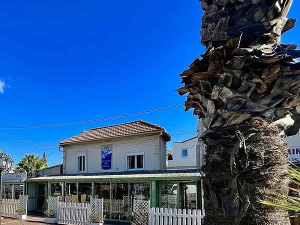 MURS COMMERCIAUX AVEC VERANDA ET BELLE TERRASSE + APPARTEMENT T4