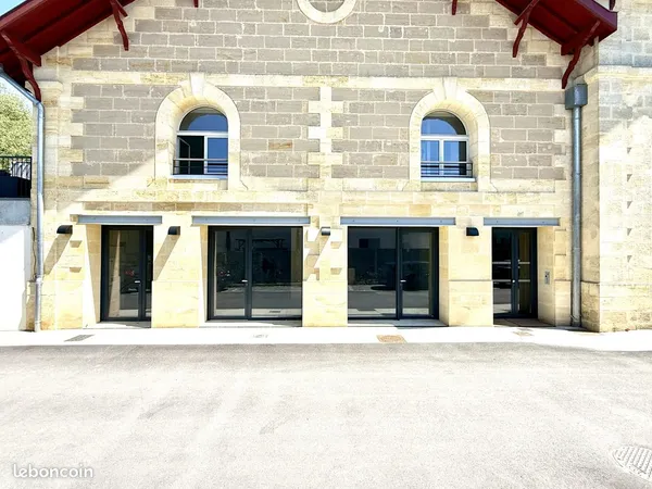 Local commercial 210 m² Léognan