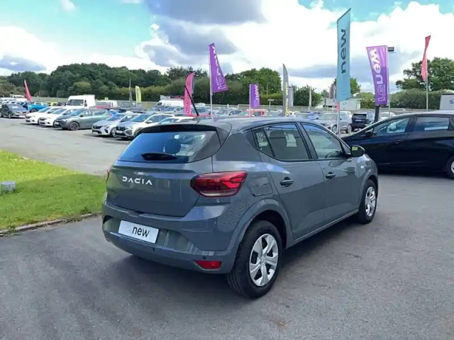 Dacia Sandero sce 65 — photo 27