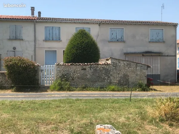 Maison ancienne à rénover au bord de la côte - potentiel pour gîtes