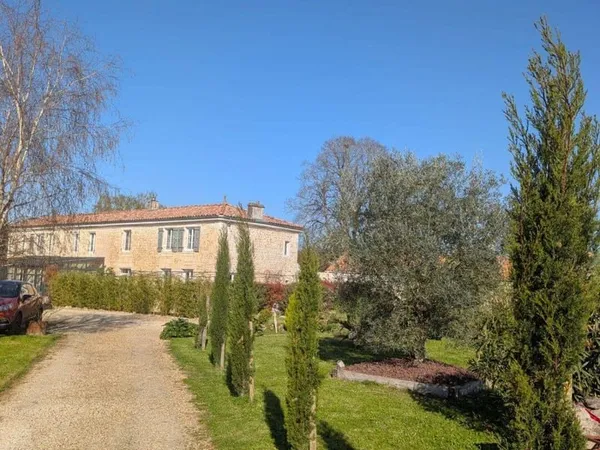 Exploitation agricole 25 pièces 600 m²