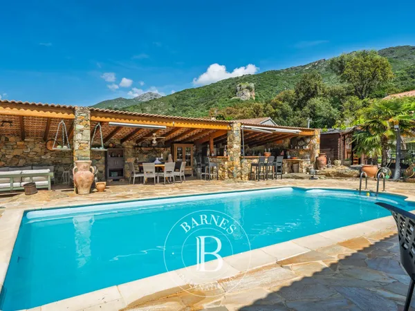 Patrimonio, Villa 3 chambres, piscine chauffée, vue dégagée, proche plages