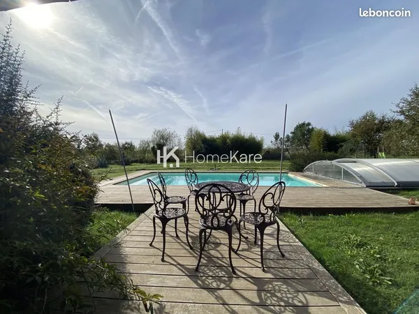 Maison 8 pièces 250 m²