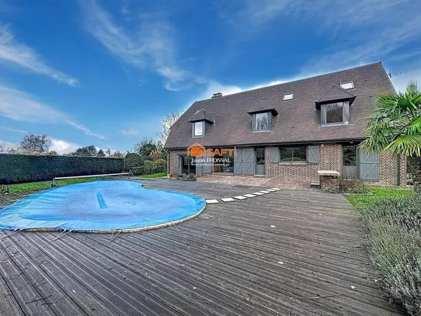 Maison 10 pièces 270 m²