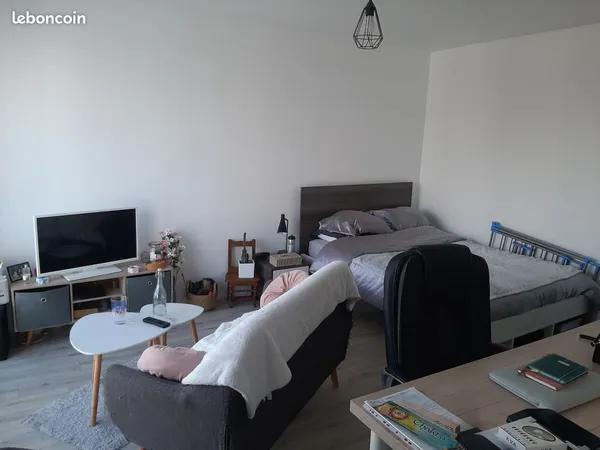 Loue f1 meublé