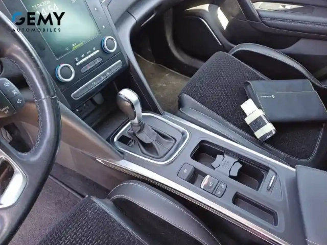 Renault Megane mégane iv berline tce 130 energy edc — photo 12