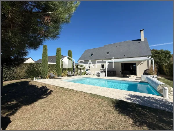 Maison avec des prestations haut de gamme, double garage, 4 chambres