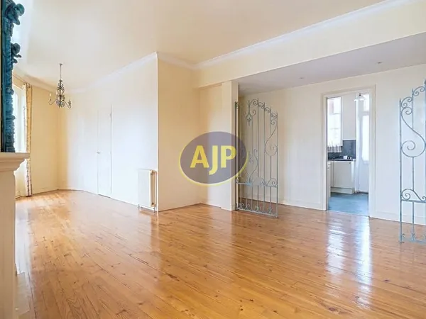 Biarritz, appartement T5 avec cave